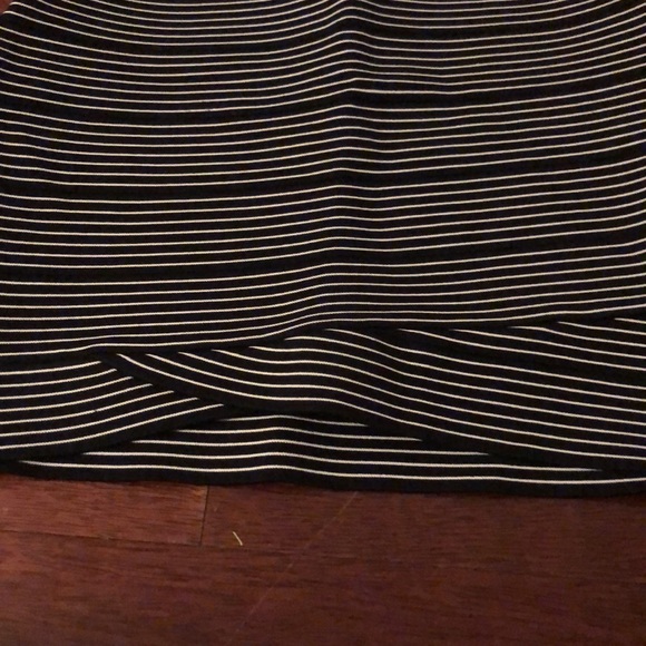 Mini skirt - Picture 2 of 5